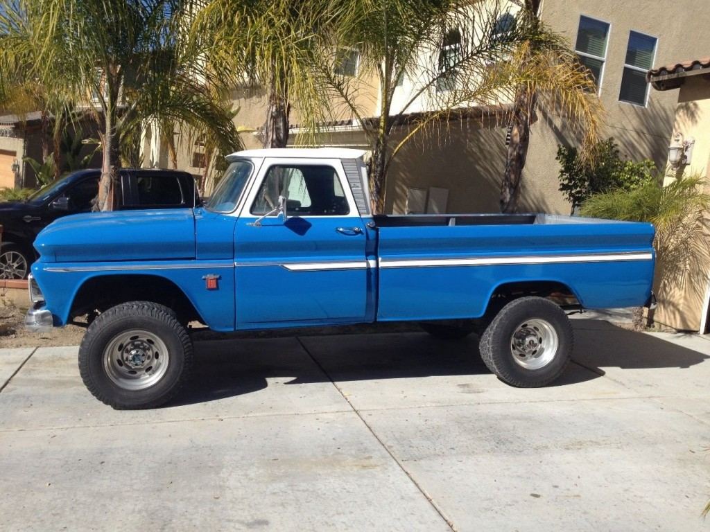 1964 CHEVY C10 WITH A 3/4 TON 4X4 SUSPENSION