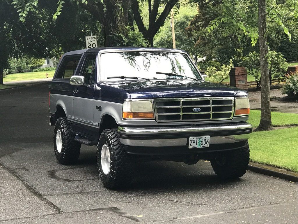 All original 1995 Ford Bronco offroad