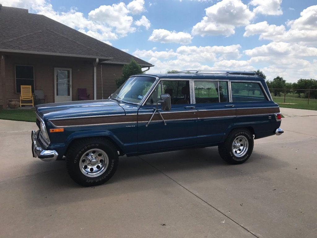 All works 1977 Jeep Wagoneer offroad