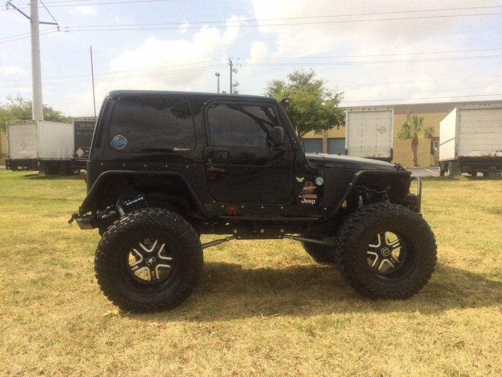 Excellent condition 1997 Jeep Wrangler offroad