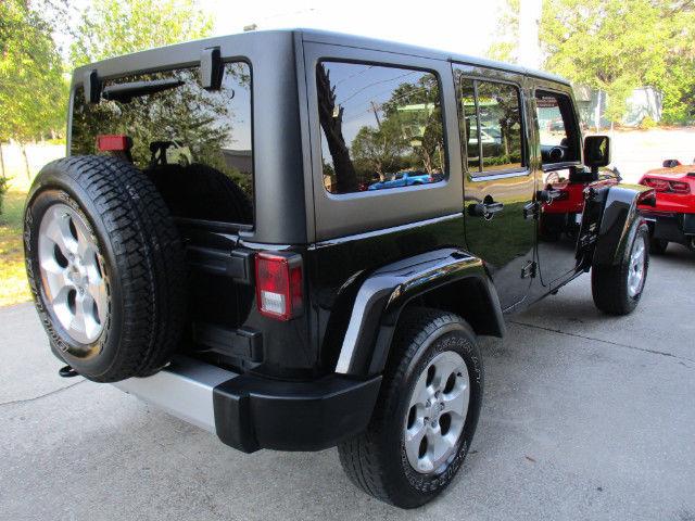 Low mileage 2014 Jeep Wrangler Unlimited Sahara offroad