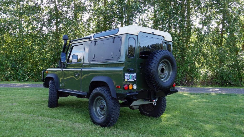 Some imperfections 1995 Land Rover Defender NAS D90 offroad