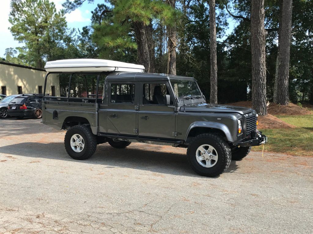 customized 1985 Land Rover Defender offroad