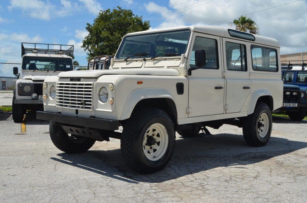exceptional condition 1990 Land Rover Defender County Station Wagon offroad