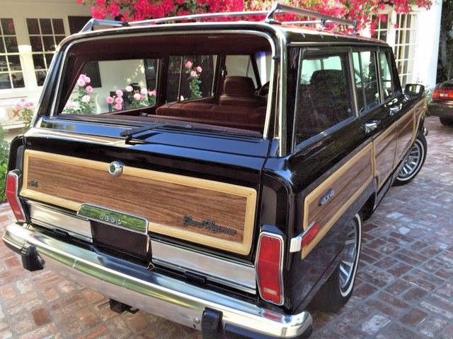 Beautiful Condition 1989 Jeep Grand Wagoneer offroad
