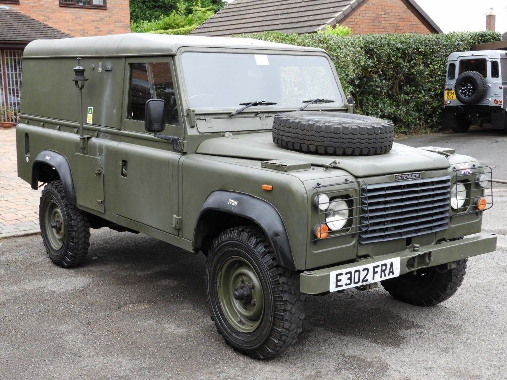 like new 1987 Land Rover Defender offroad
