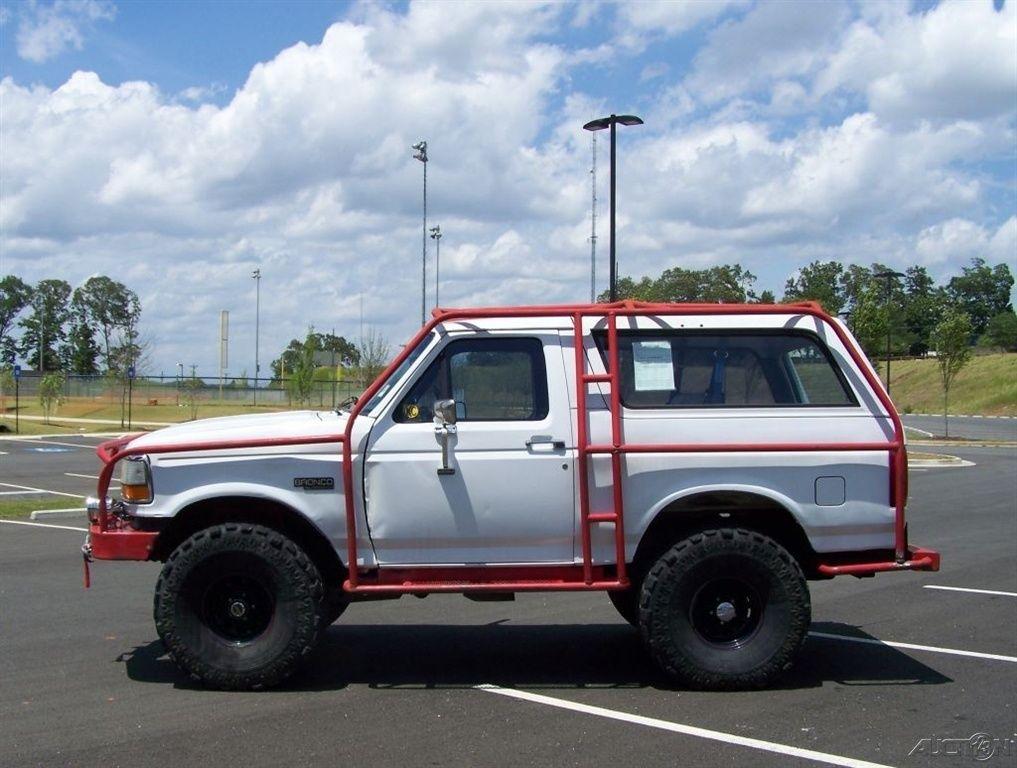 Exoskeleton roll cage 1996 Ford Bronco XL 4X4 Wagon offroad