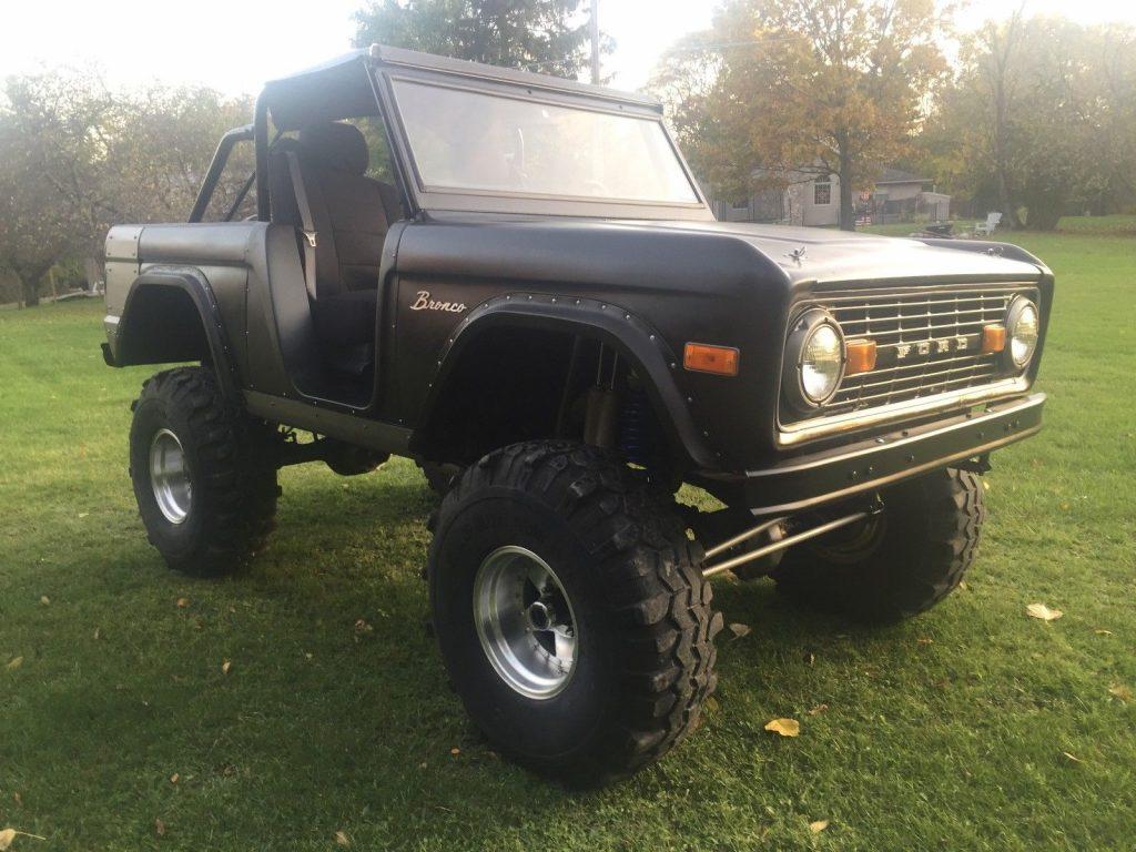 modified 1973 Ford Bronco offroad