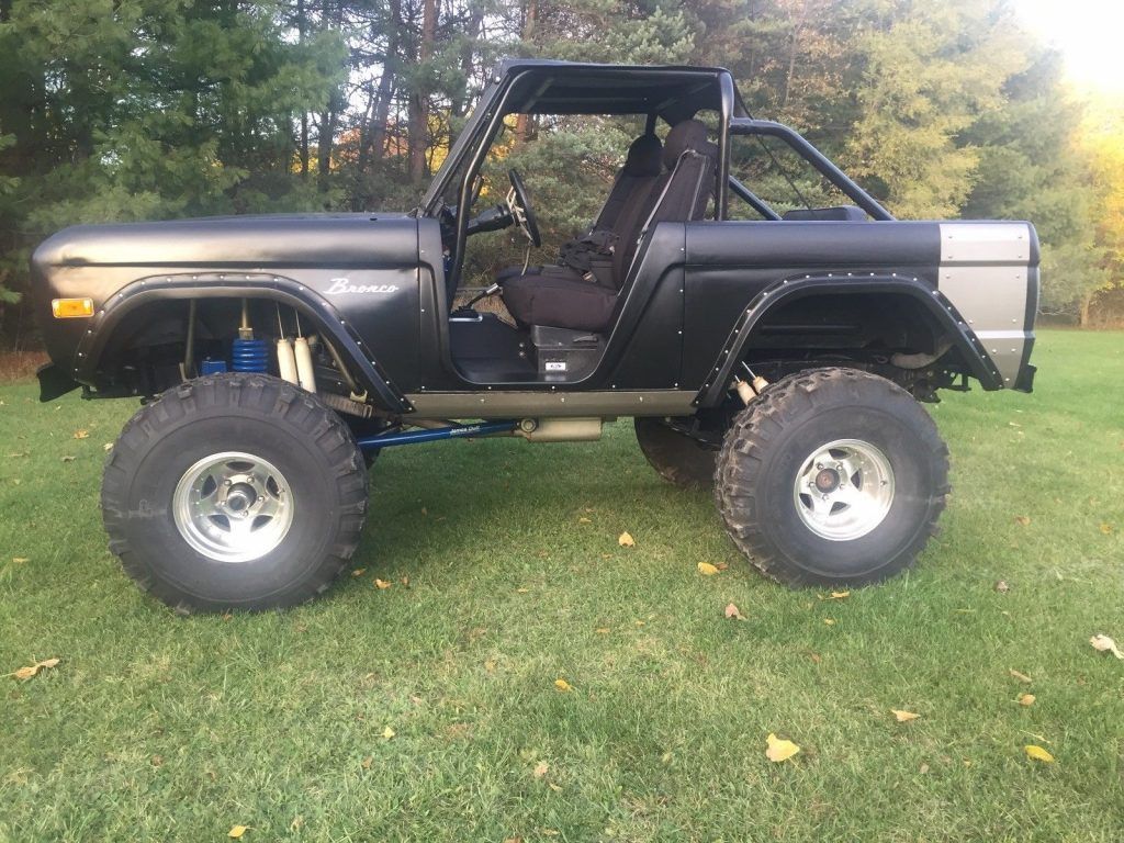 modified 1973 Ford Bronco offroad