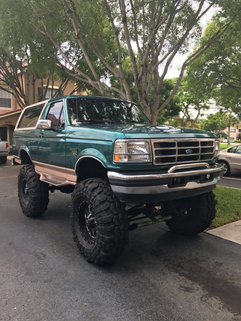 modified 1996 Ford Bronco offroad