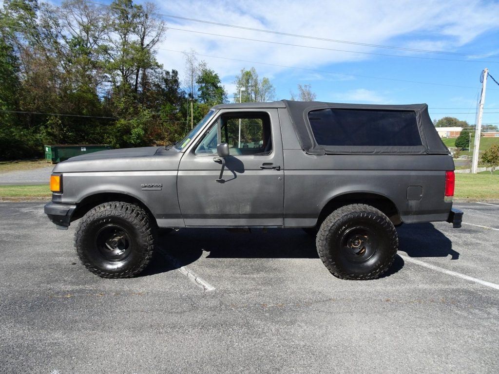 original 1988 Ford Bronco XLT offroad