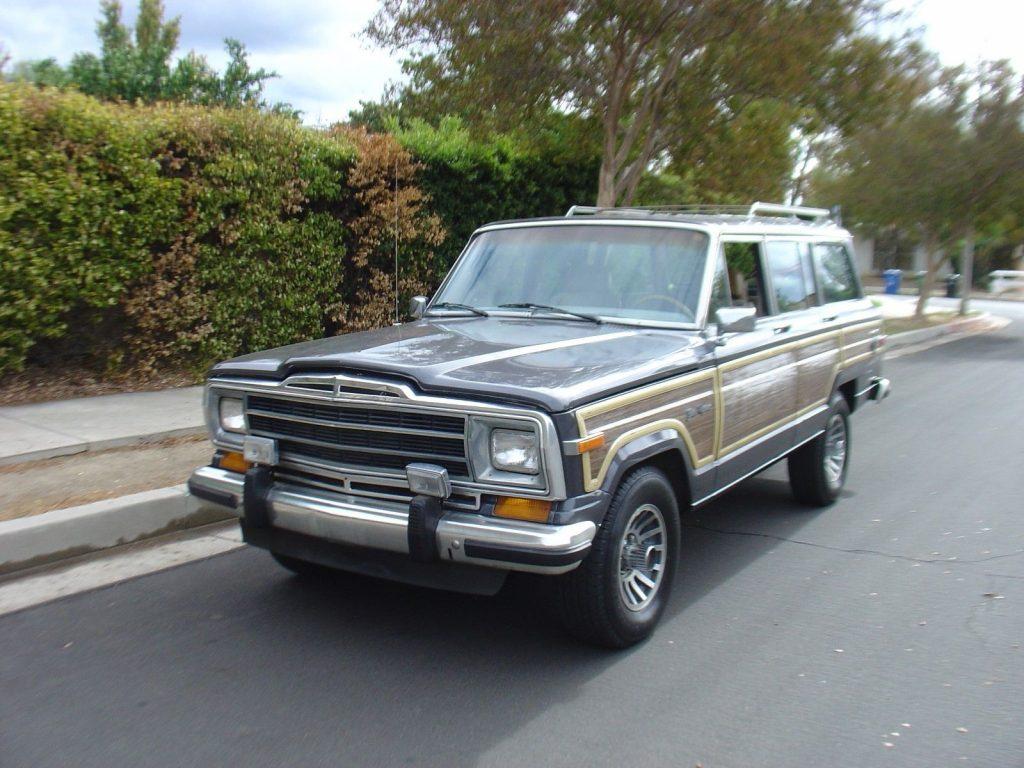 solid rust free 1987 Jeep Wagoneer offroad
