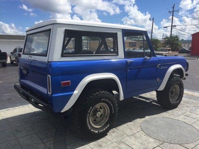 very nice 1974 Ford Bronco offroad