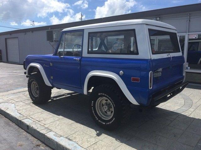 very nice 1974 Ford Bronco offroad