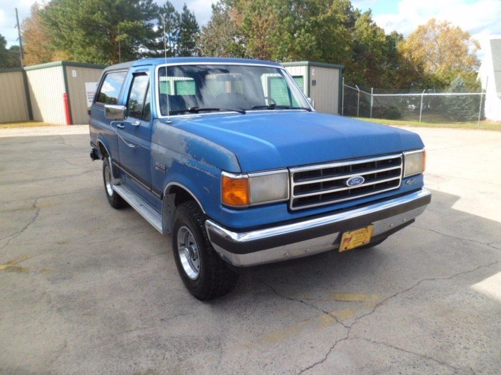 very solid 1990 Ford Bronco XLT 4X4