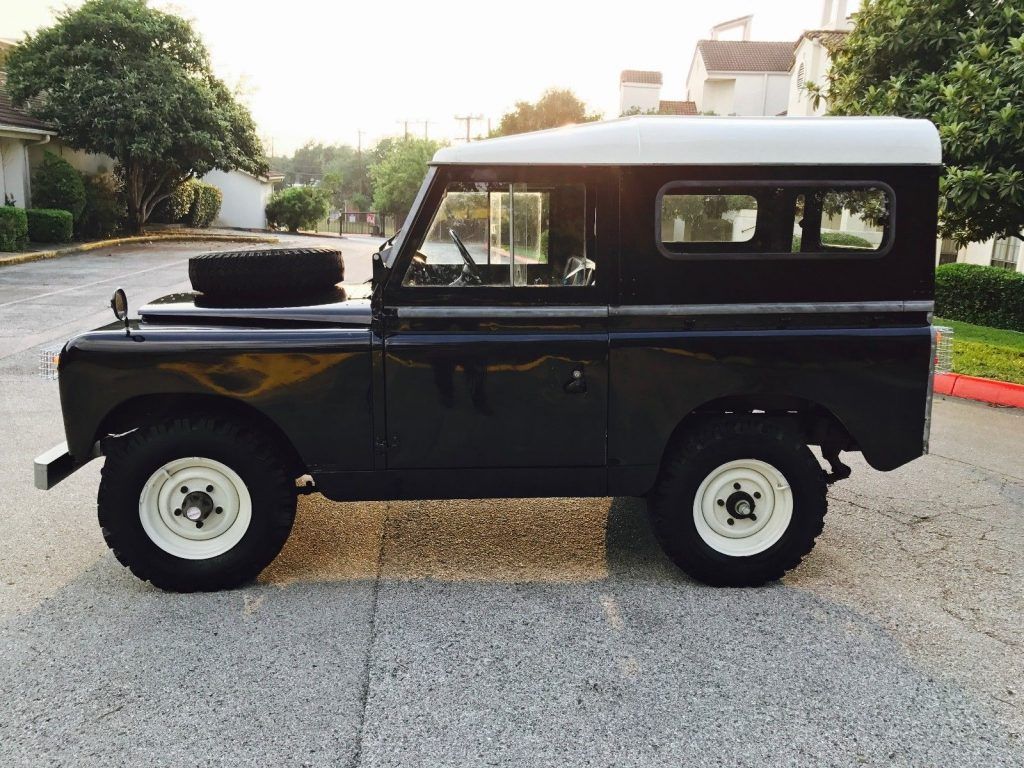 Completely Restored 1967 Land Rover Defender Series 2a offroad