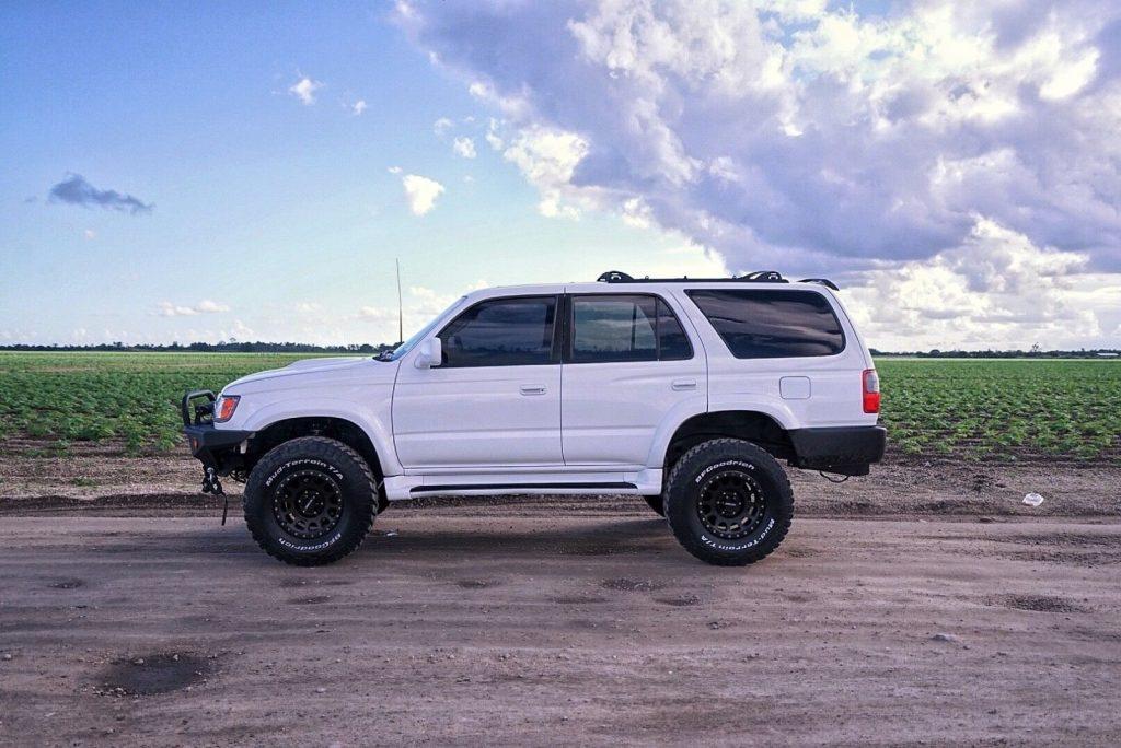 low miles 2000 Toyota 4runner SR5 Sport Utility offroad