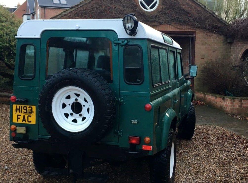 permanent AWD 1990 Land Rover Defender 110 offroad