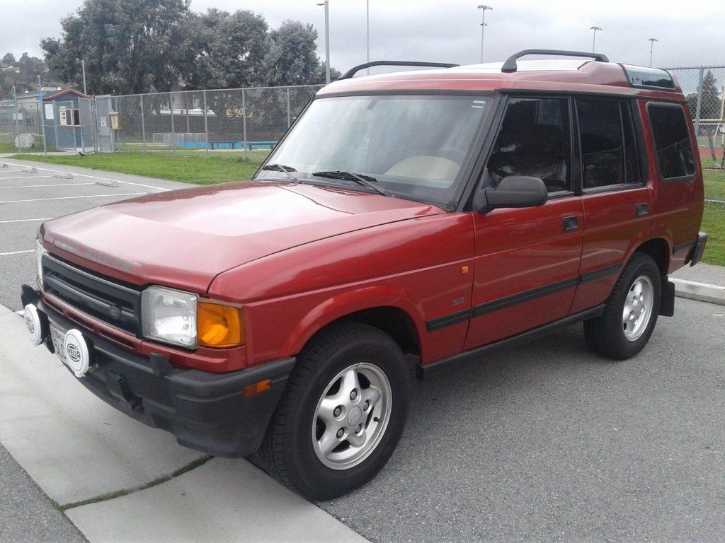 clean 1999 Land Rover Discovery SD offroad