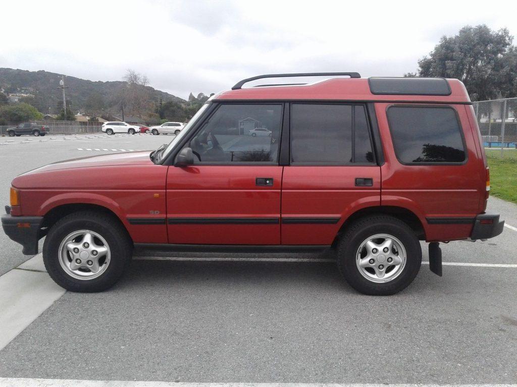 clean 1999 Land Rover Discovery SD offroad