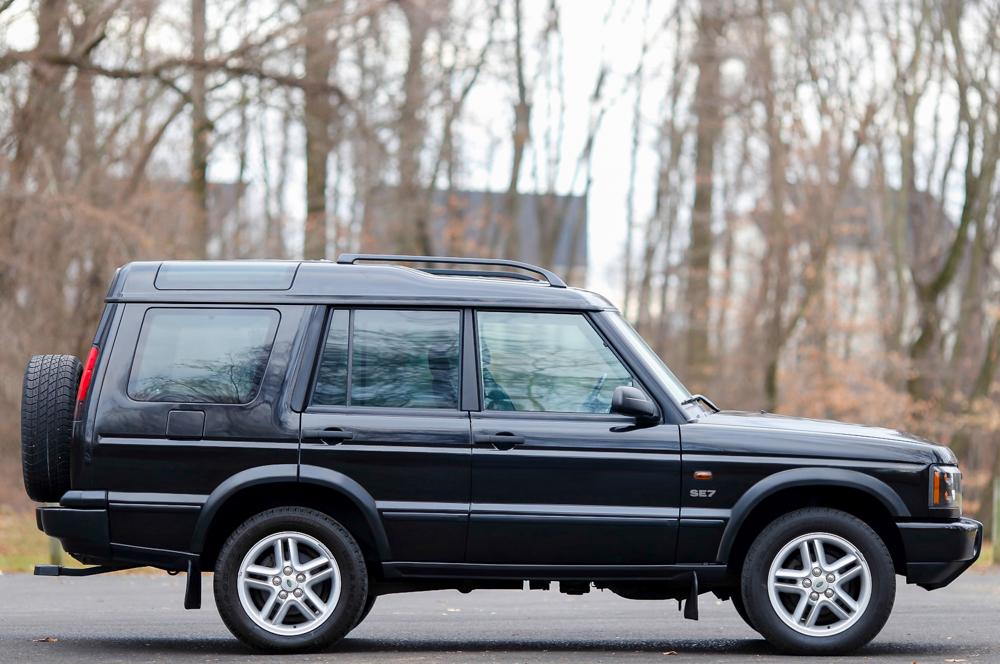 super clean 2003 Land Rover Discovery SE7 offroad