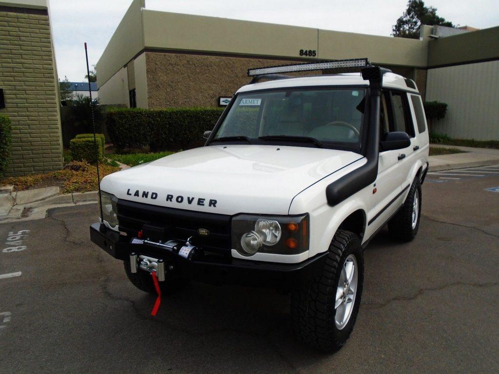 brand new tired 2004 Land Rover Discovery SE offroad