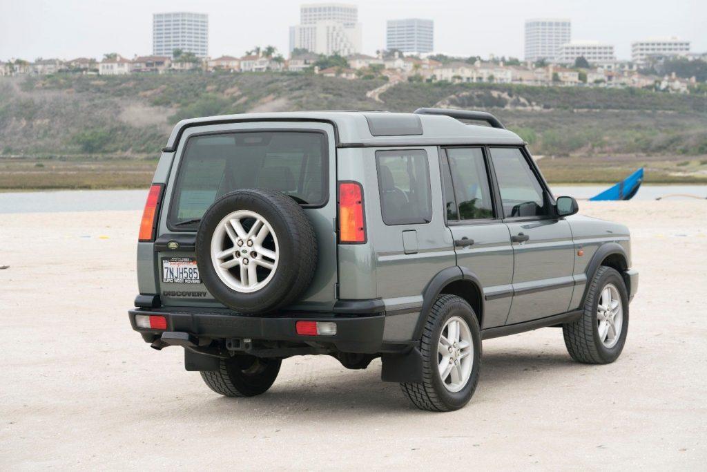 rare color 2004 Land Rover Discovery SE 7 offroad