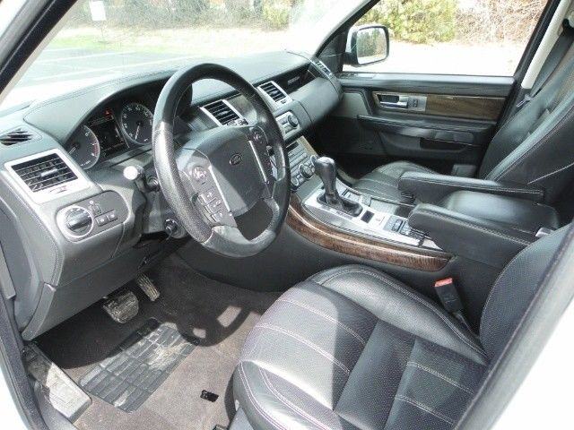 clean 2013 Land Rover Range Rover Sport HSE offroad