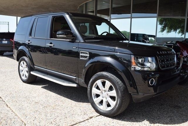 loaded with luxury 2015 Land Rover LR4 offroad