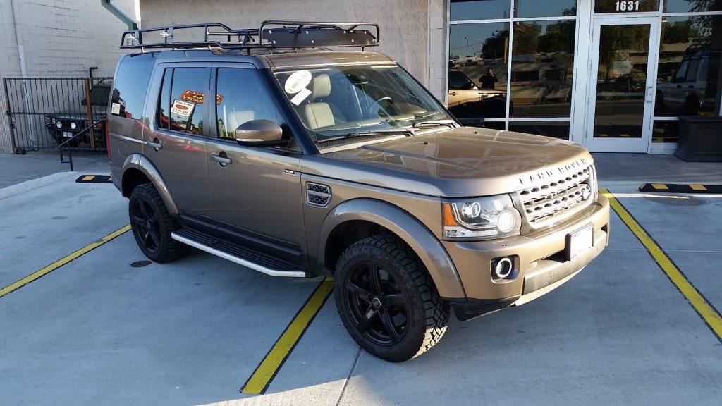 well equipped 2014 Land Rover LR4 offroad