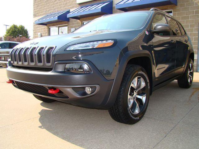 well optioned 2017 Jeep Cherokee Trailhawk L Plus offroad