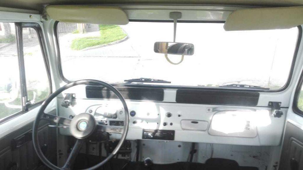 original 1977 Toyota Land Cruiser offroad