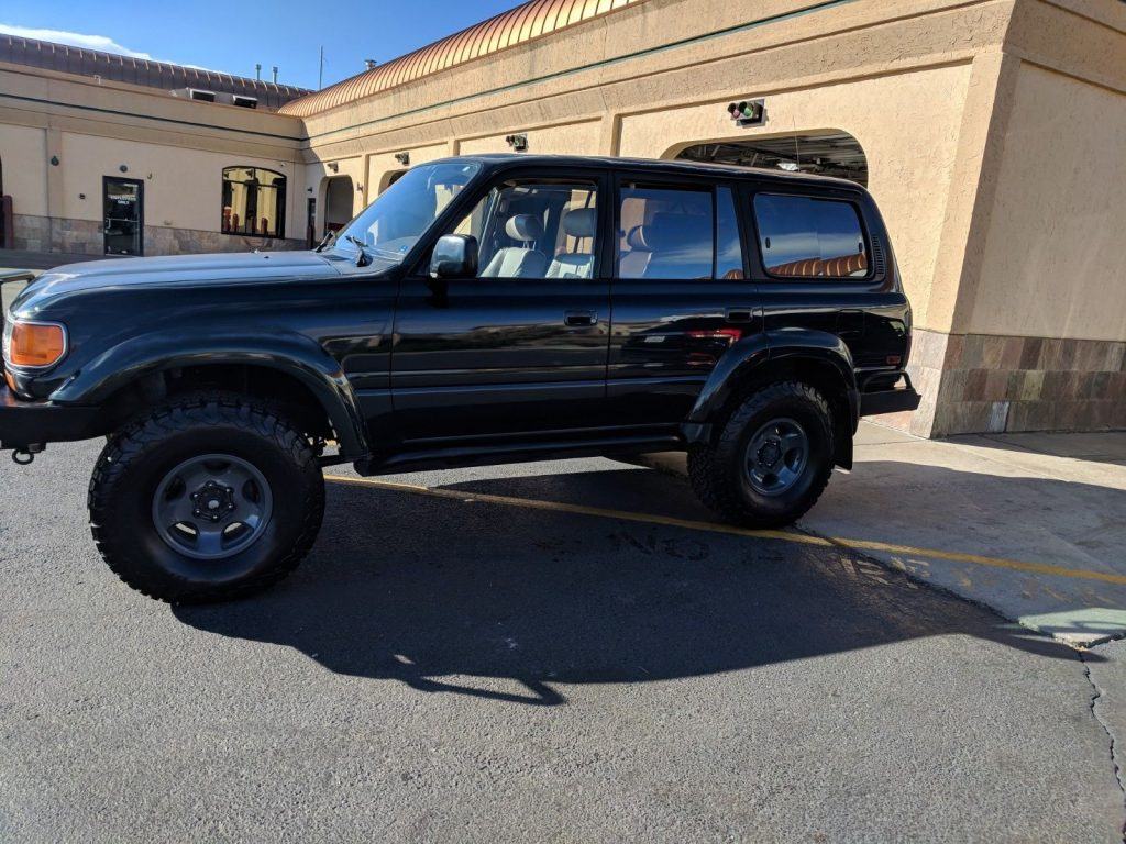 Fully Loaded 1997 Toyota Land Cruiser offroad
