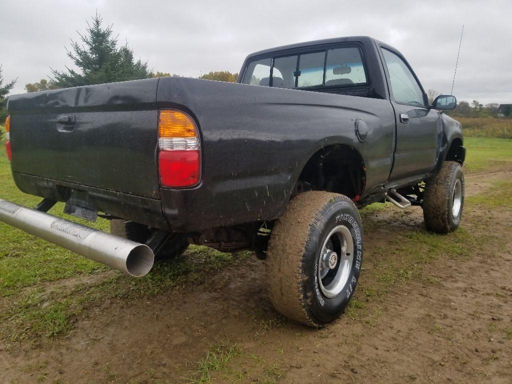non running 1990 Toyota Pickup offroad