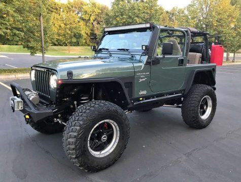 fully loaded 2000 Jeep Wrangler Sport offroad for sale