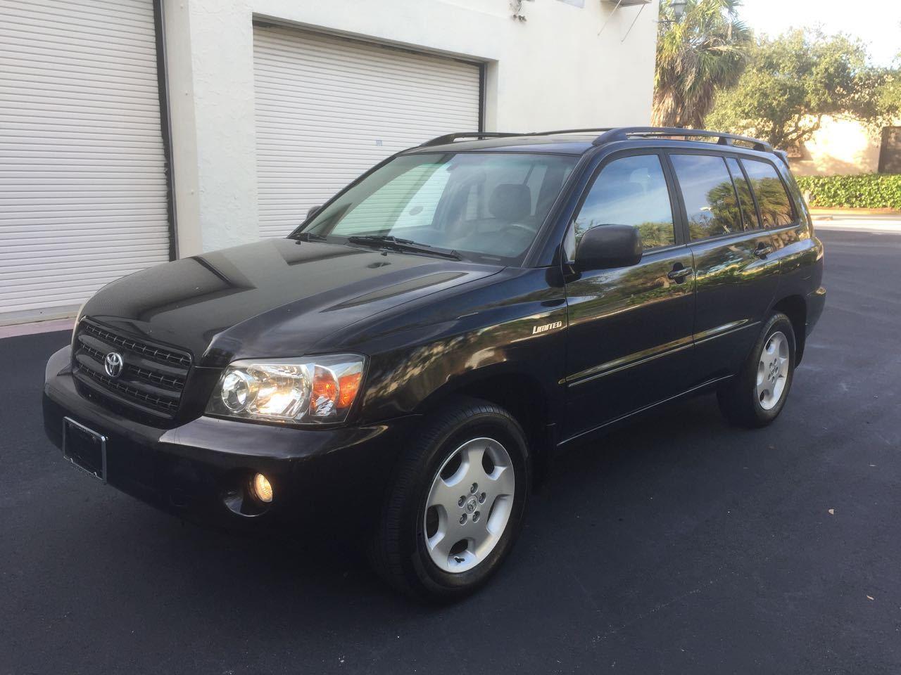 loaded 2004 Toyota Highlander Limited offroad for sale
