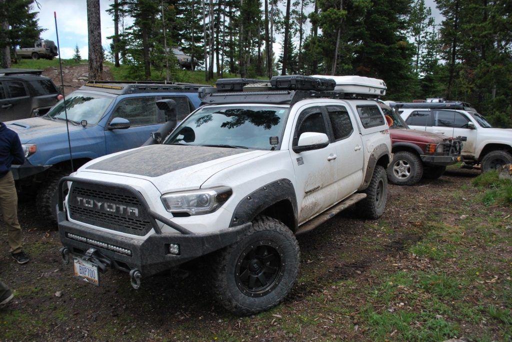 very nice 2017 Toyota Tacoma offroad