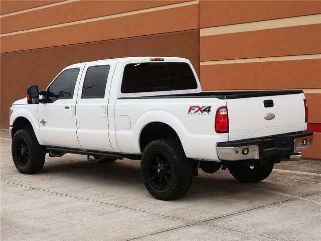 loaded with goodies 2012 Ford F 250 Lariat pickup offroad