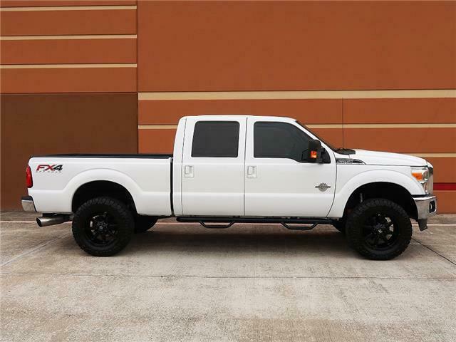 loaded with goodies 2012 Ford F 250 Lariat pickup offroad