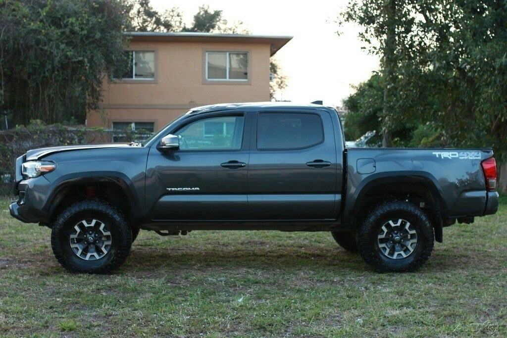loaded with goodies 2018 Toyota Tacoma TRD Offroad