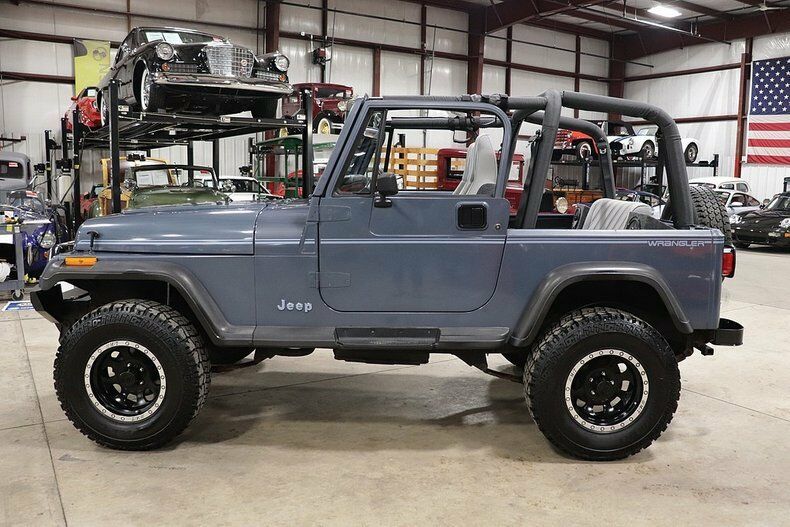 low mileage 1992 Jeep Wrangler offroad