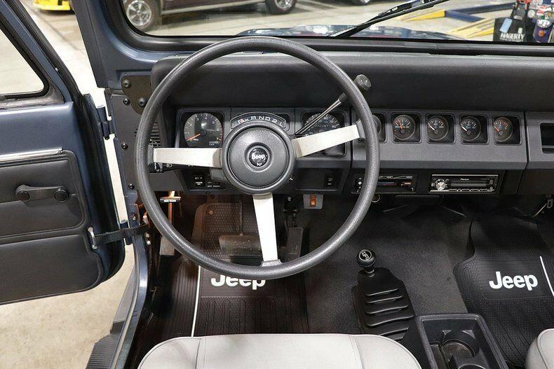 low mileage 1992 Jeep Wrangler offroad
