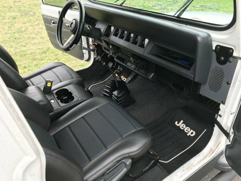 pampered 1991 Jeep Wrangler S Hardtop offroad