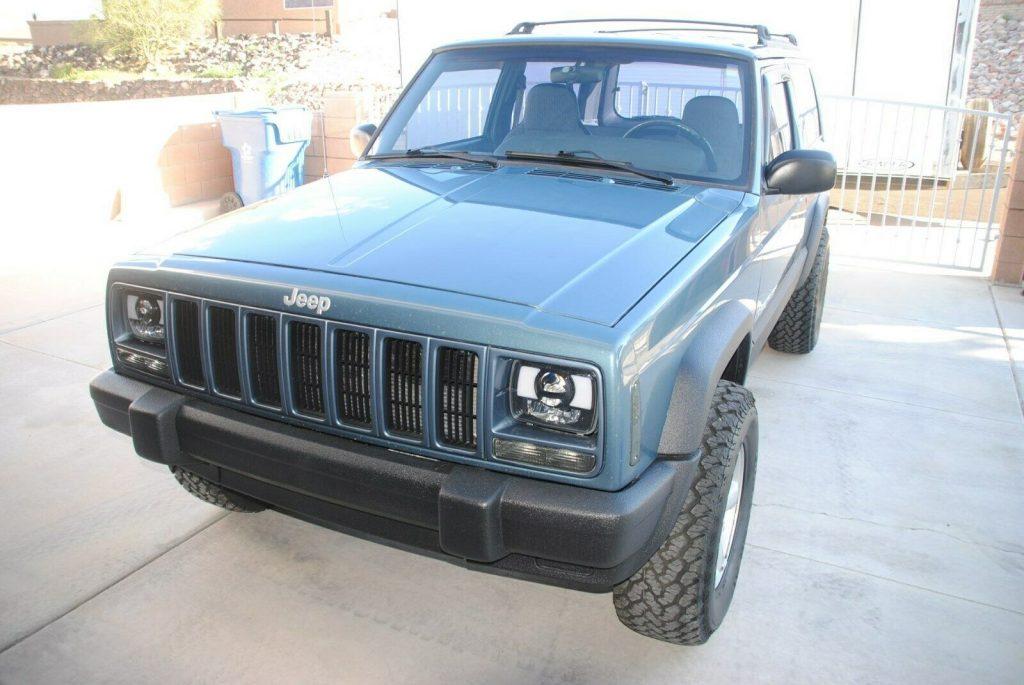 well maintained 1999 Jeep Cherokee SPORT offroad