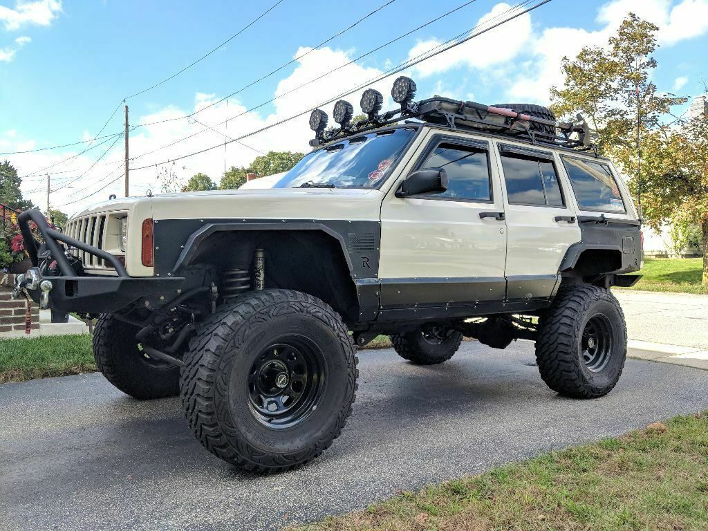 well modified 1999 Jeep Cherokee Sport/Classic offroad