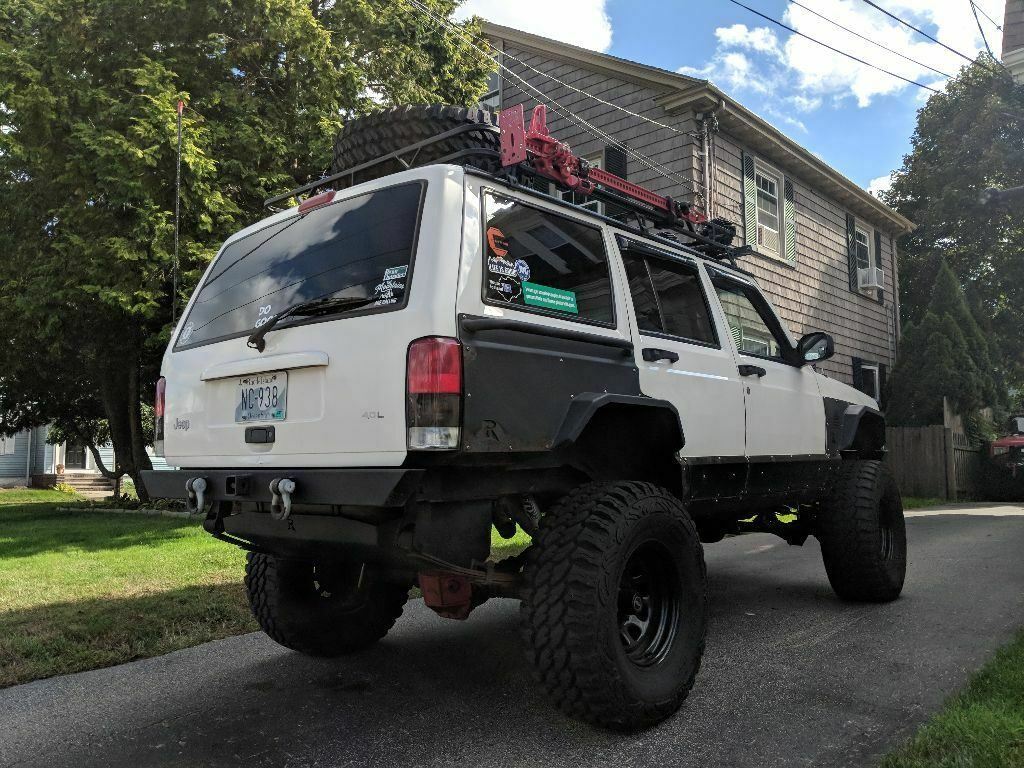 well modified 1999 Jeep Cherokee Sport/Classic offroad