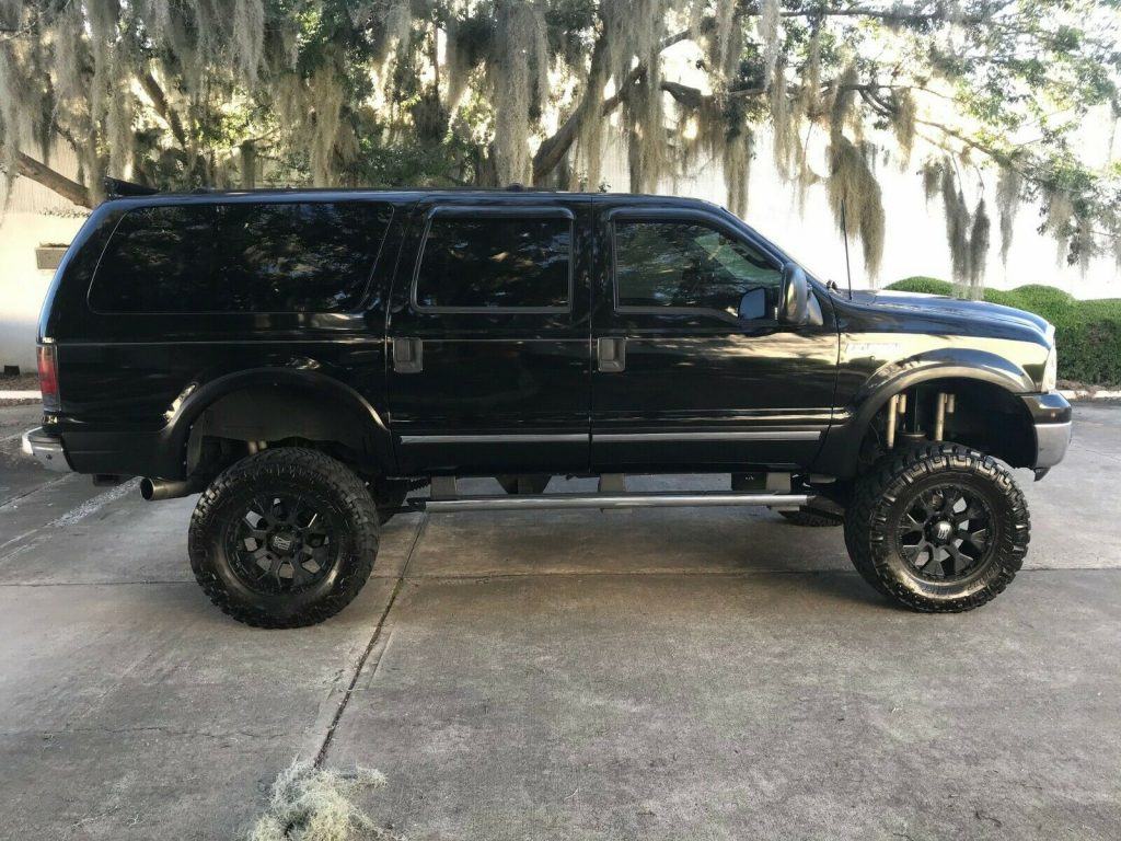 lifted 2005 Ford Excursion XLT offroad
