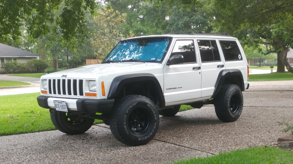 nice and clean 2001 Jeep Cherokee Sport offroad