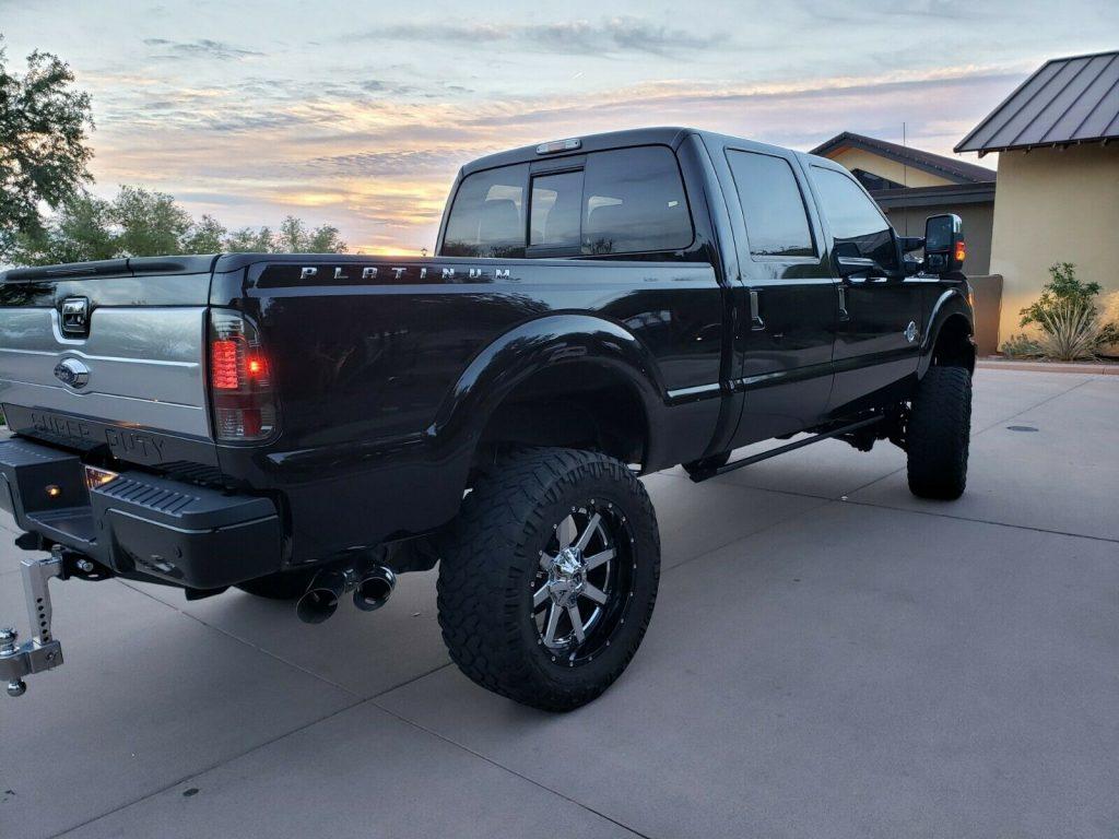 nicely modified 2016 Ford F 250 PLATINUM offroad