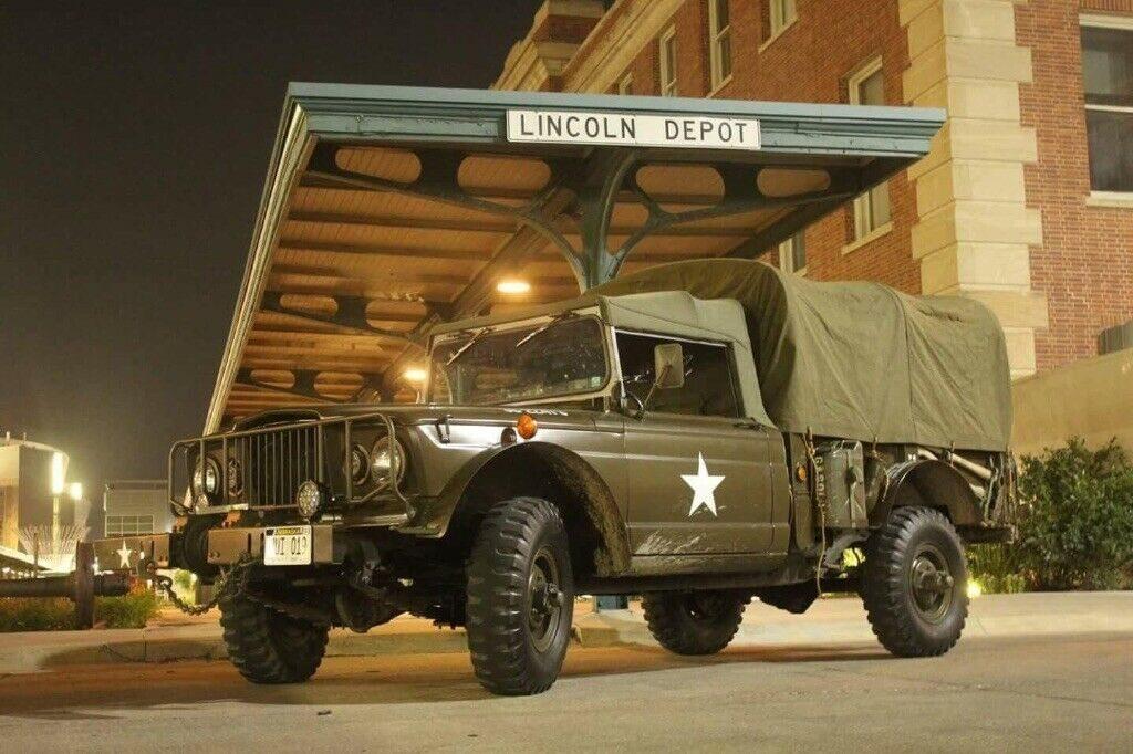 Restored 1968 Kaiser Jeep M715 military offroad